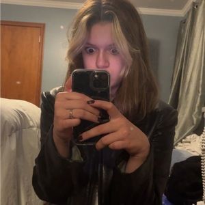 Meet your Posher, Ava